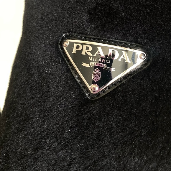 New Prada Shearling slippers 11 $1,050 - Picture 4 of 11